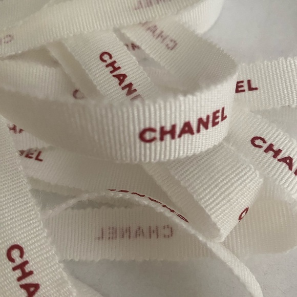 3 yards White Chanel Grosgrain Ribbon - Picture 3 of 4